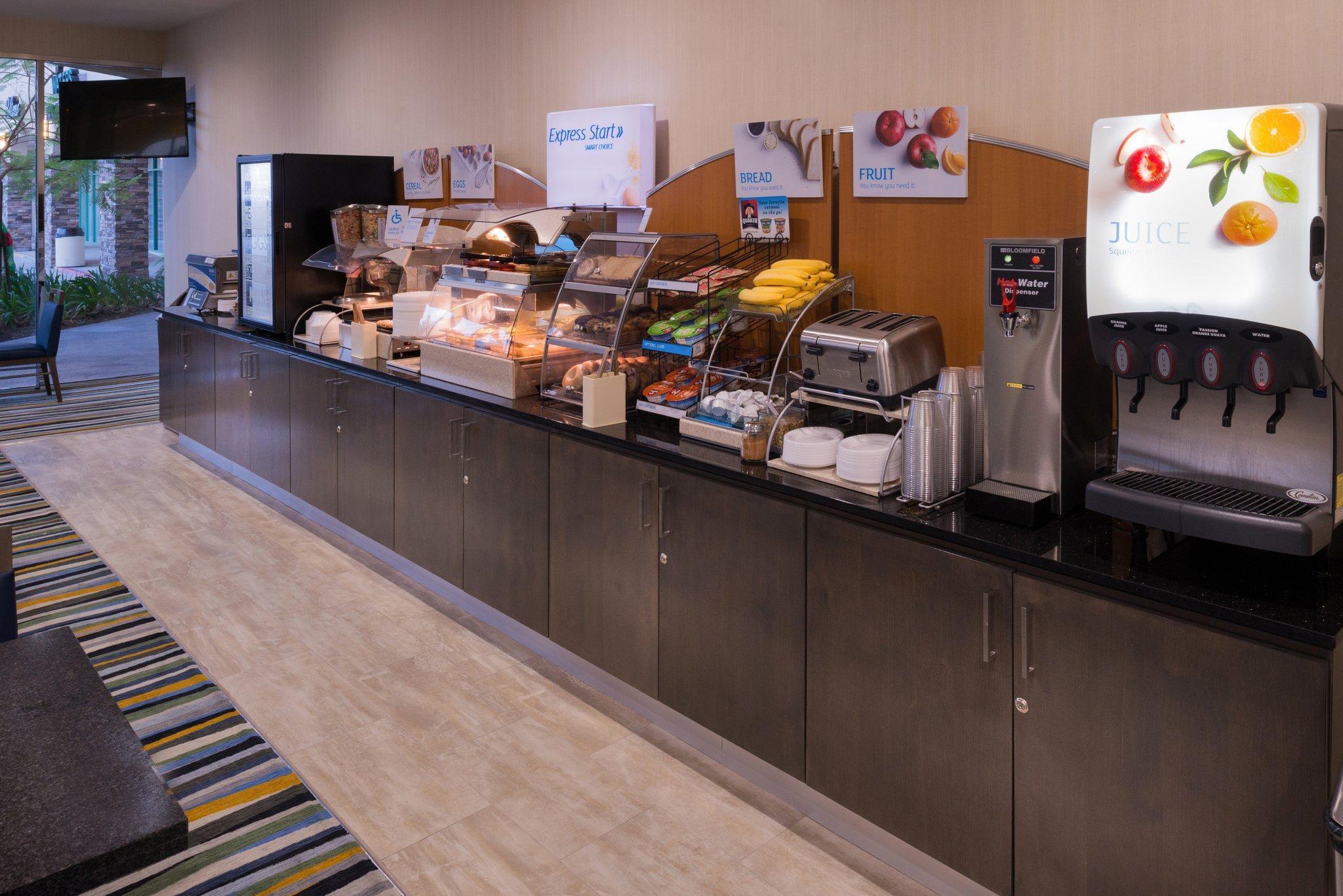 Holiday Inn Express & Suites Pasadena - Los Angeles By Ihg Eksteriør bilde