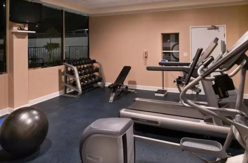 Holiday Inn Express & Suites Pasadena - Los Angeles By Ihg Eksteriør bilde