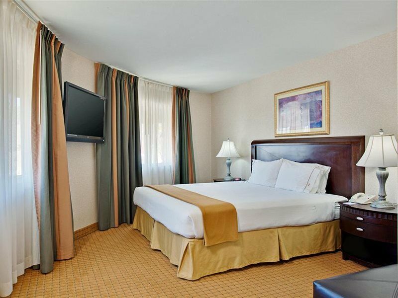 Holiday Inn Express & Suites Pasadena - Los Angeles By Ihg Eksteriør bilde
